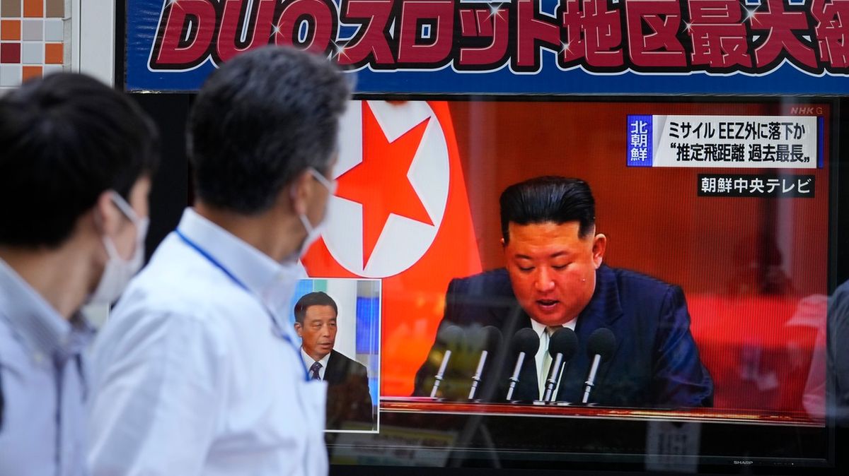 Severní Korea odpálila balistickou střelu, přeletěla nad Japonskem